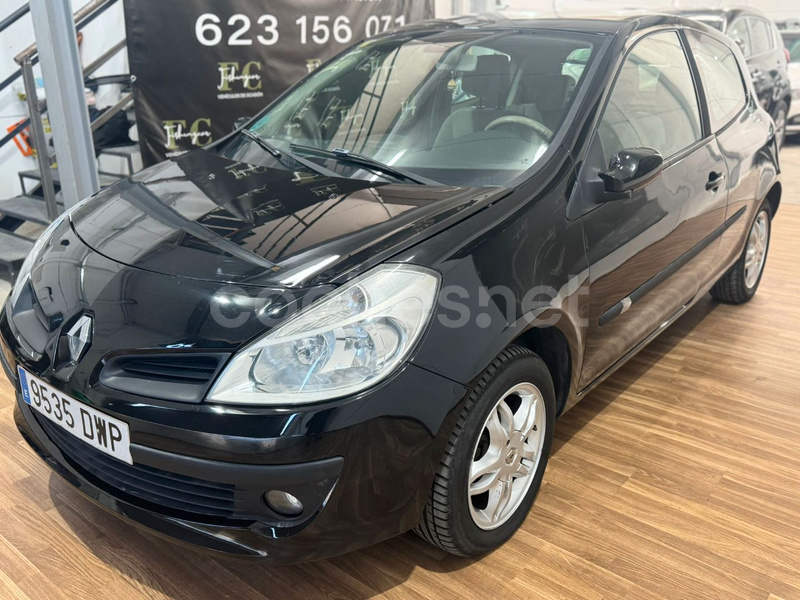 RENAULT Clio Confort Dynamique 1.4 16v