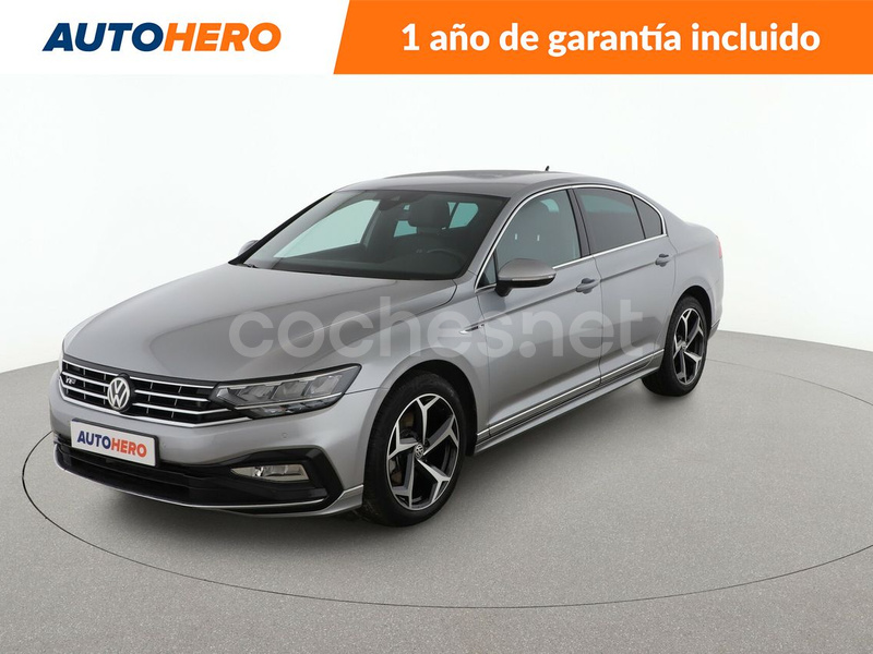 VOLKSWAGEN Passat RLine 2.0 TSI DSG