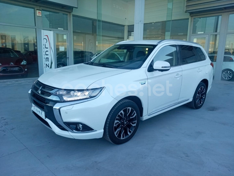 MITSUBISHI Outlander 2.0 PHEV Kaiteki Auto 4WD