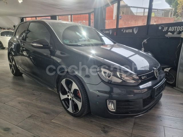 VOLKSWAGEN Golf 2.0 TSI GTI