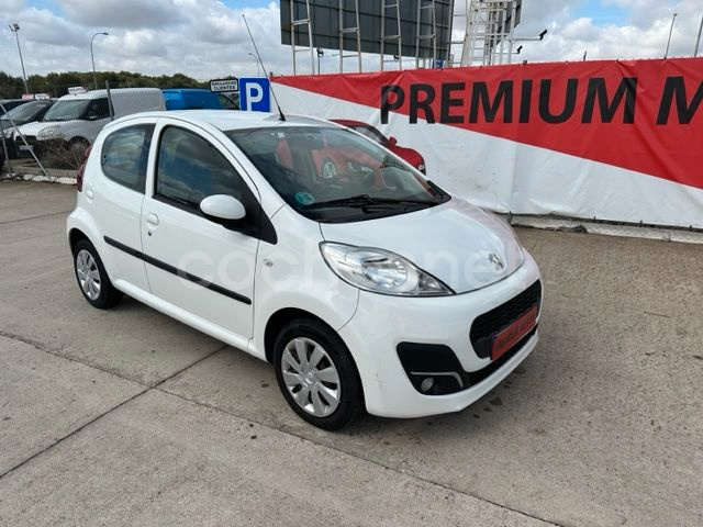 PEUGEOT 107 1.0i Active