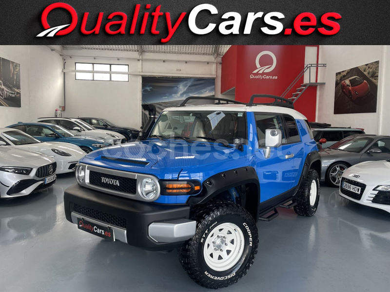 TOYOTA FJ CRUISER