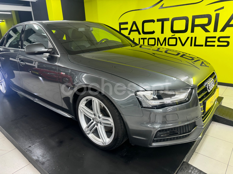 AUDI A4 2.0 TDI S line edition