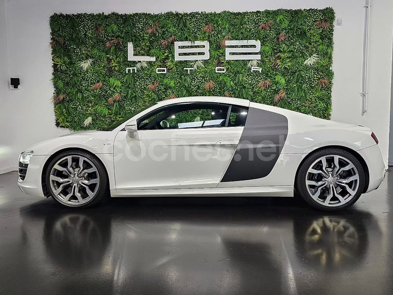 AUDI R8 5.2 FSI V10 quattro