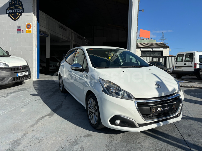 PEUGEOT 208 ACTIVE 1.2 eVTi 82 ETG5