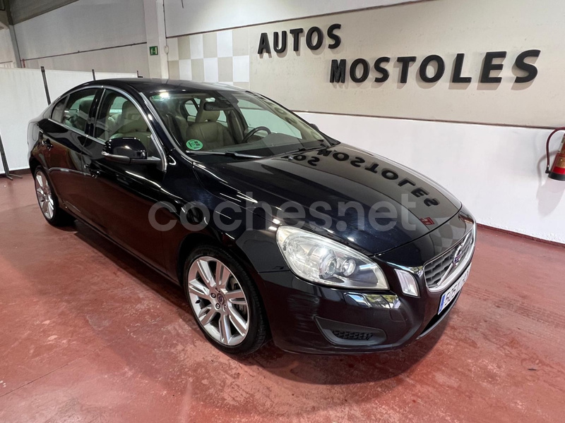 VOLVO S60 2.0 T Momentum