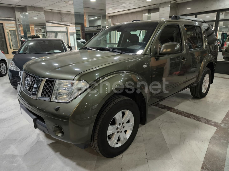 NISSAN Pathfinder 2.5 dCi SE Auto 7 plazas