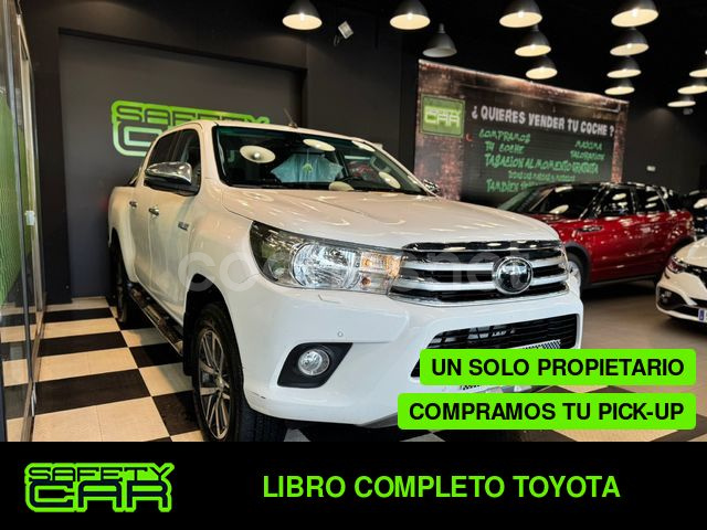 TOYOTA Hilux 2.4 D4D Cabina Doble VXL AT