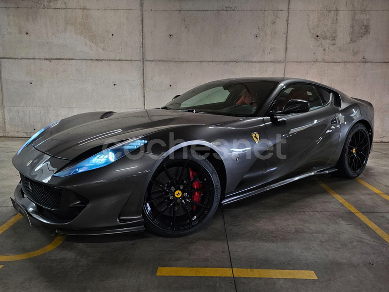 FERRARI 812 Superfast