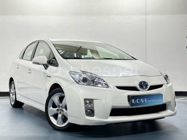 TOYOTA Prius 1.8 HSD ADVANCE