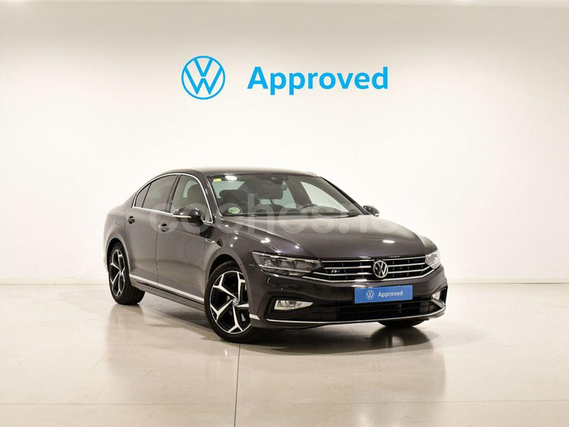 VOLKSWAGEN Passat RLine 2.0 TDI DSG