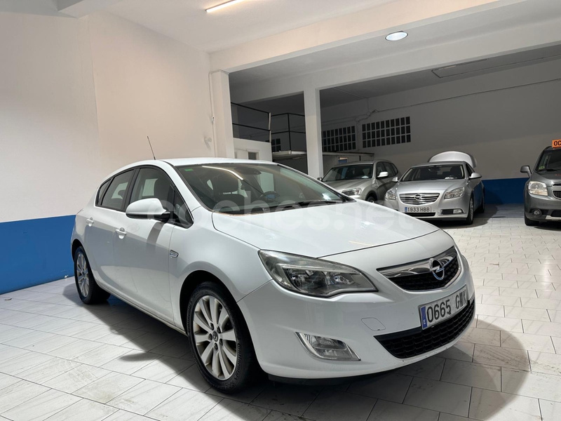 OPEL Astra 1.7 CDTi 110 CV Cosmo