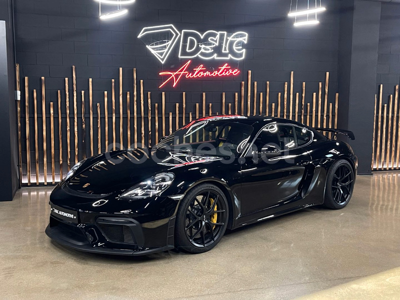 PORSCHE 718 Cayman GT4