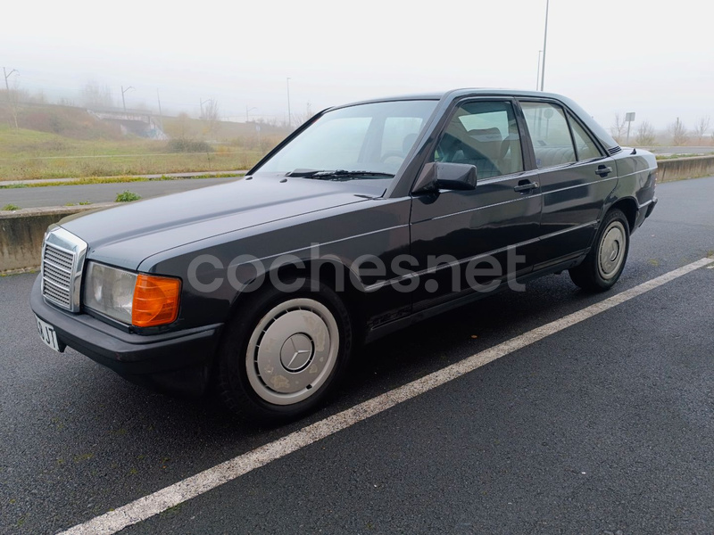 MERCEDES-BENZ 190 190E 2.3