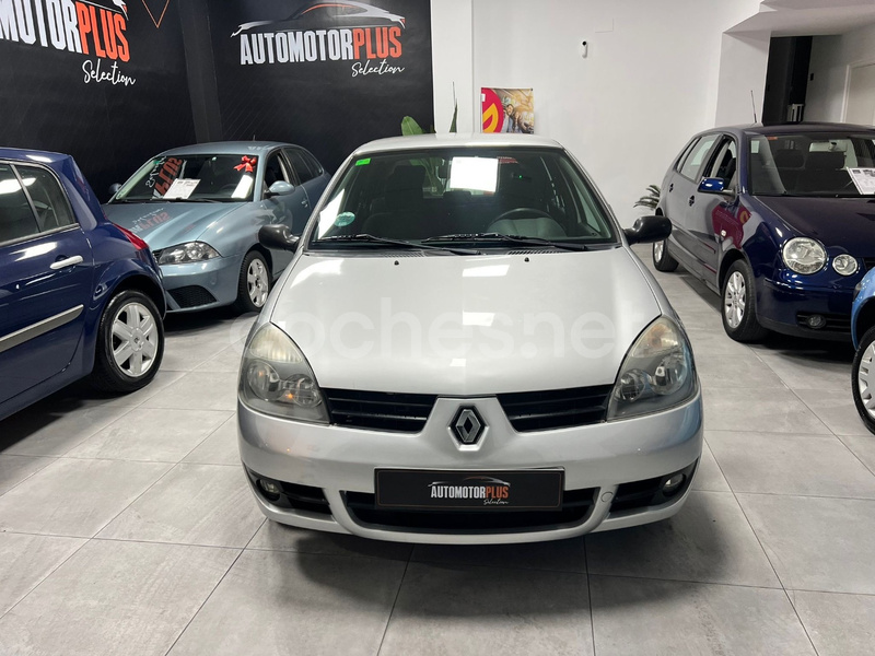 RENAULT Clio Authentique 1.2 16v