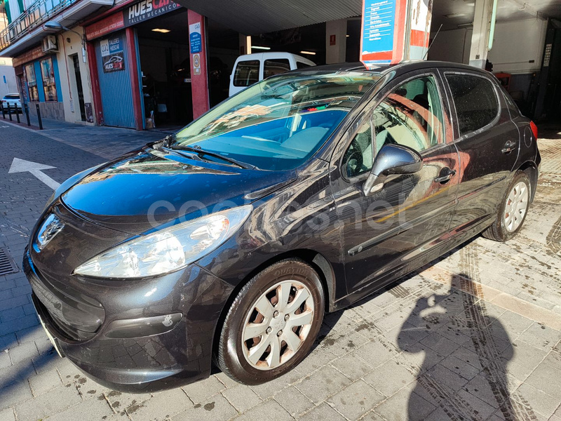 PEUGEOT 207 Confort 1.4 HDI 70