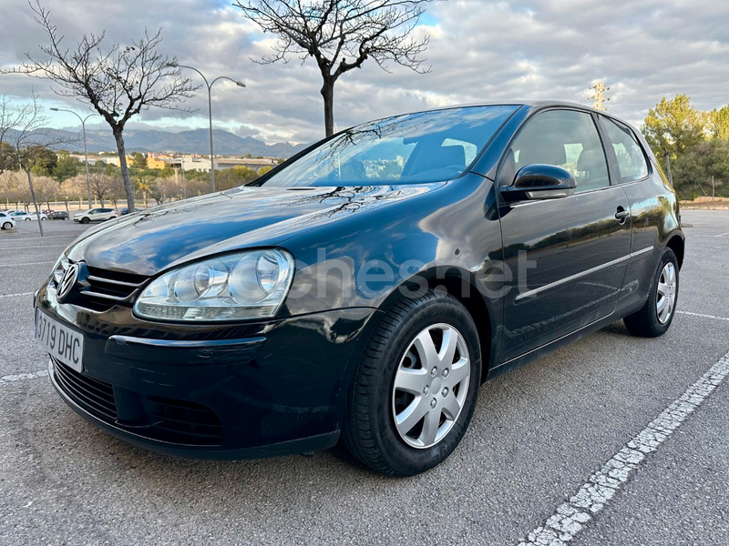 VOLKSWAGEN Golf 1.6 FSI Highline