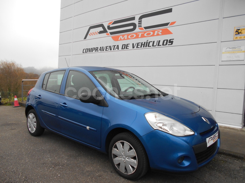 RENAULT Clio Authentique 1.2 16v eco2