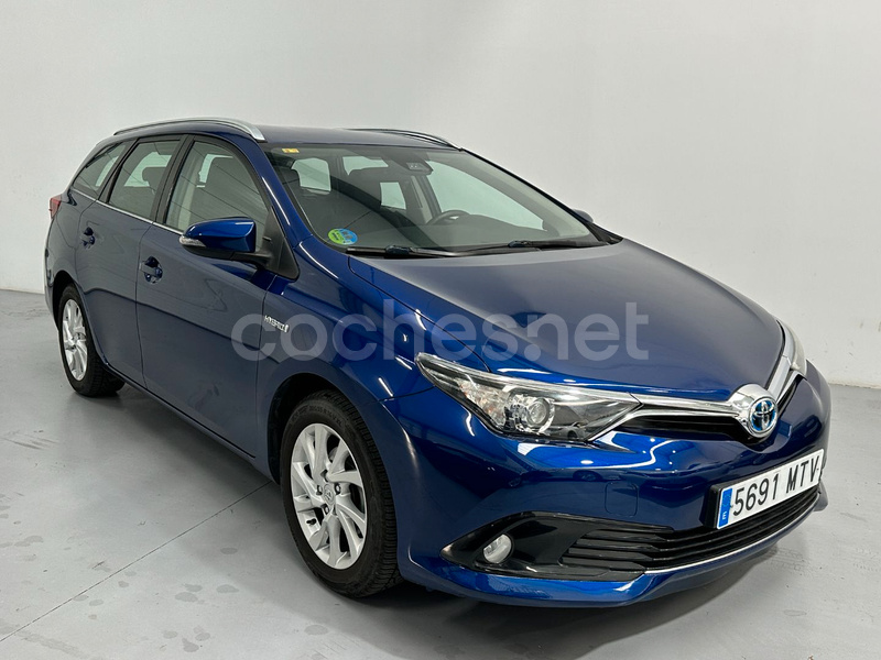 TOYOTA Auris 1.8 140H Active Touring Sports