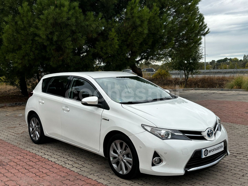 TOYOTA Auris Hybrid Active