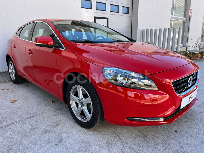 VOLVO V40 2.0 D3 Momentum Auto
