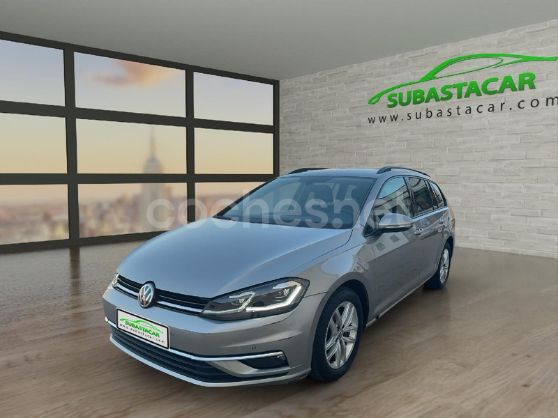 VOLKSWAGEN Golf Advance 2.0 TDI Variant