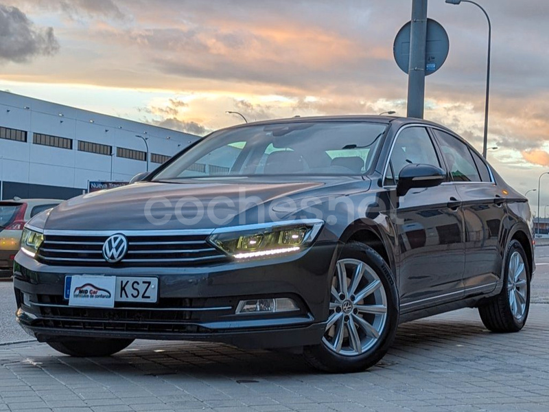 VOLKSWAGEN Passat Advance 2.0 TDI DSG