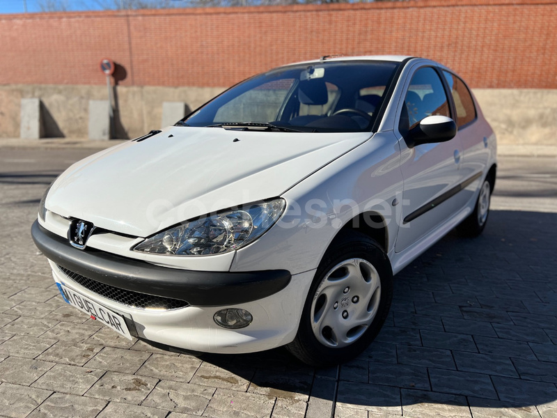 PEUGEOT 206 XT 110