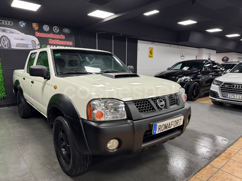 NISSAN Navara 2.5 dCi SE Doble Cabina 4X4