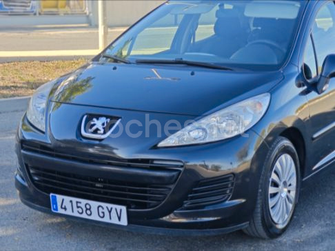 PEUGEOT 207 Confort 1.4 HDI 70