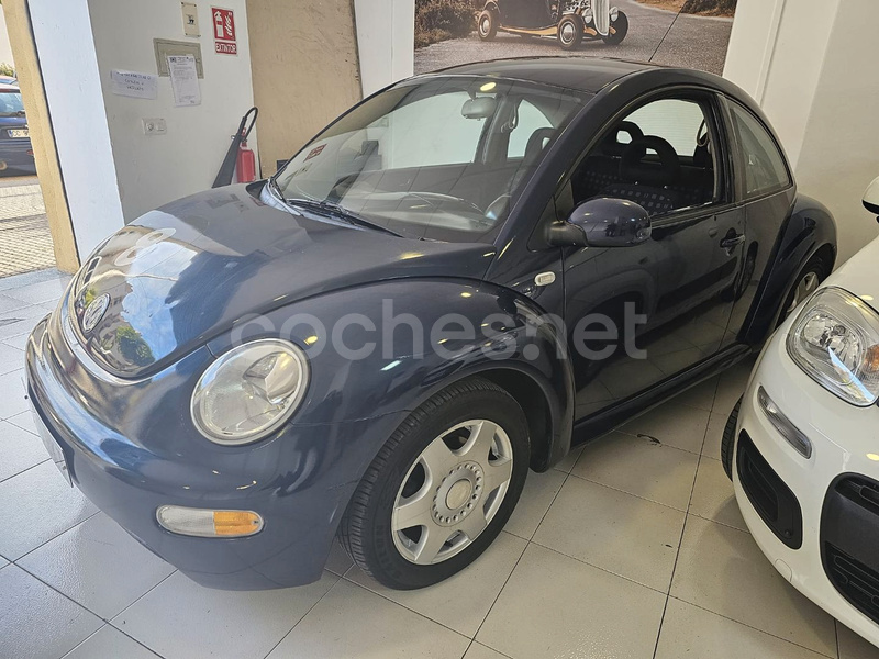 VOLKSWAGEN New Beetle 1.6