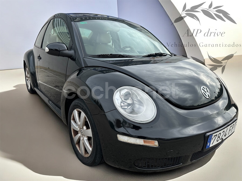 VOLKSWAGEN New Beetle 1.6