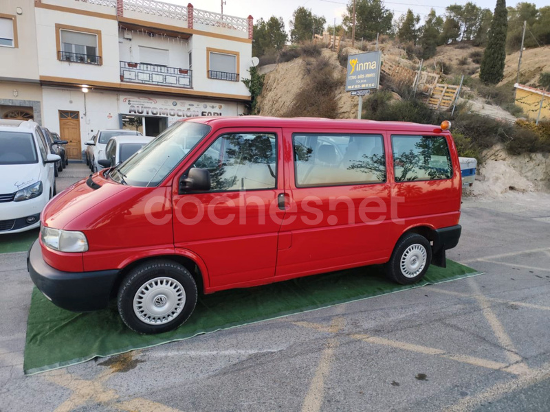 VOLKSWAGEN Caravelle 2.5TDi corta 8 pl 102 CV