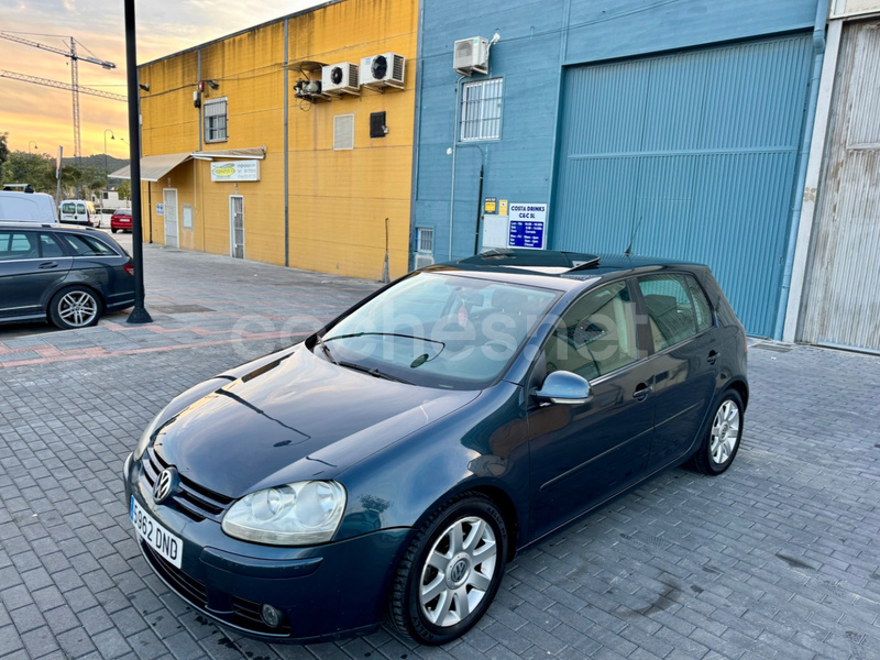 VOLKSWAGEN Golf 2.0 TDI Sportline