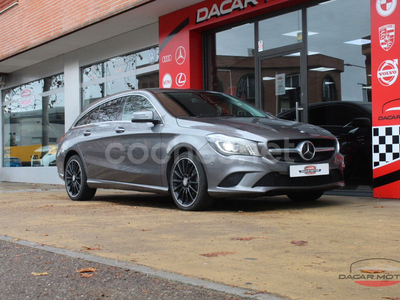 MERCEDES-BENZ Clase CLA CLA 200 d AMG Line Shooting Brake