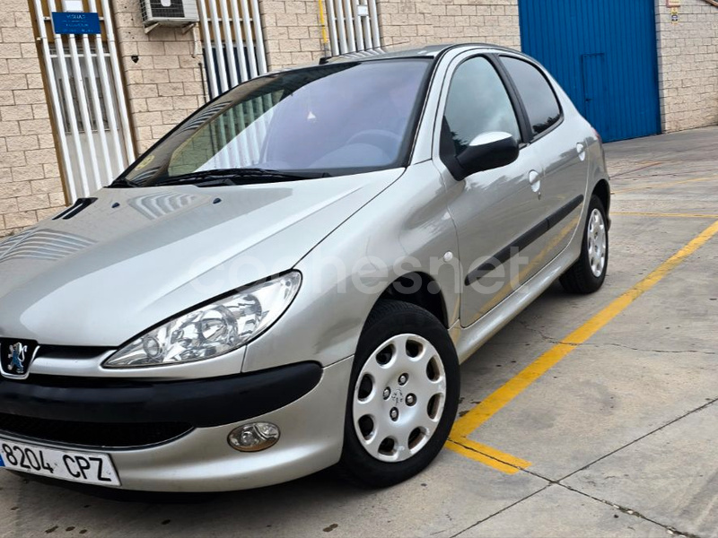 PEUGEOT 206 1.4 90 XT