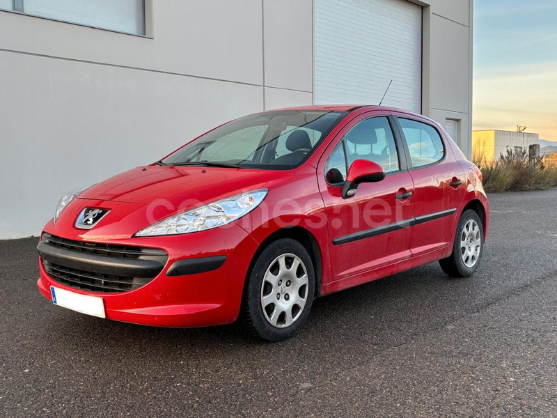 PEUGEOT 207 Confort 1.4 HDI 70