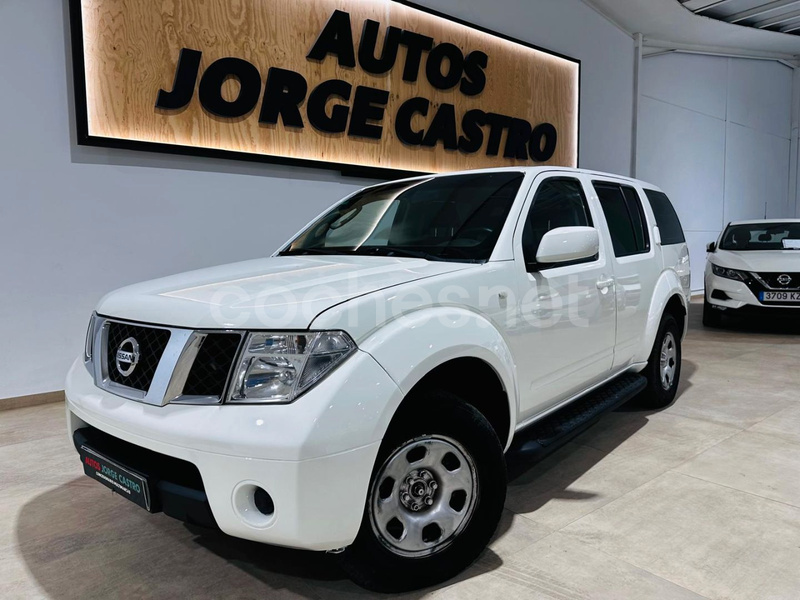 NISSAN Pathfinder 2.5 dCi XE 7 plazas