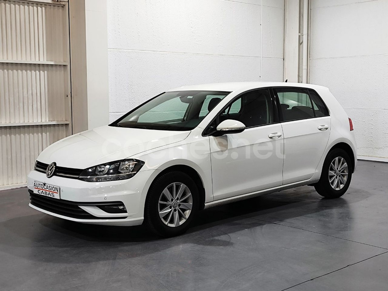 VOLKSWAGEN Golf Business Navi 1.6 TDI