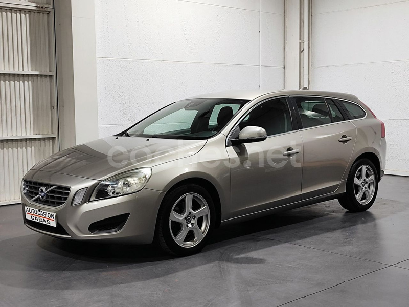 VOLVO V60 2.0 D3 Momentum