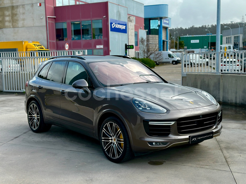 PORSCHE Cayenne Turbo S