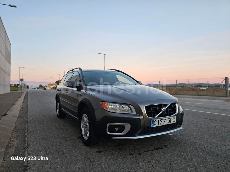 VOLVO XC70 2.4 D5 Momentum