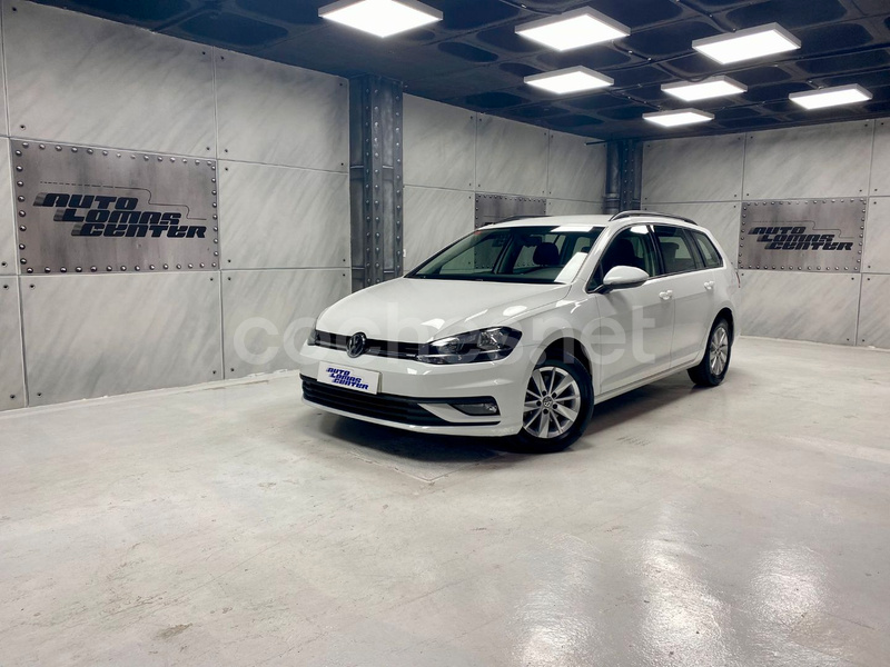 VOLKSWAGEN Golf Business Navi 1.6 TDI Variant