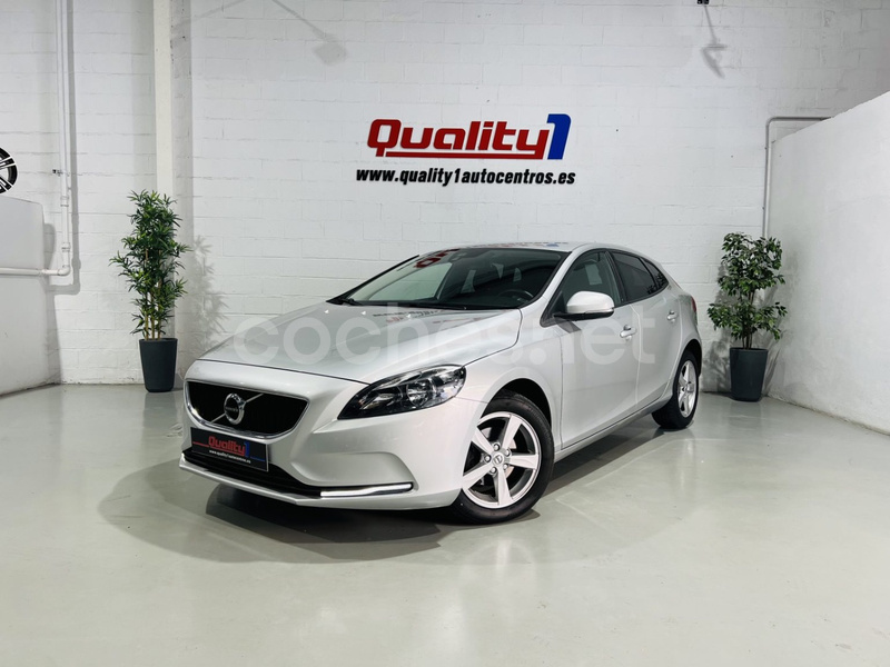 VOLVO V40 2.0 D2 Kinetic