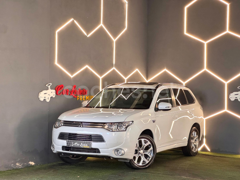 MITSUBISHI Outlander 2.0 PHEV Kaiteki Auto 4WD