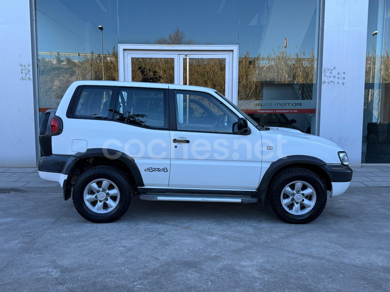 NISSAN Terrano II 2.7 TD Sport