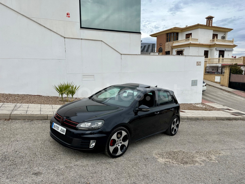 VOLKSWAGEN Golf VI 2.0 TSI DSG 6 vel GTI