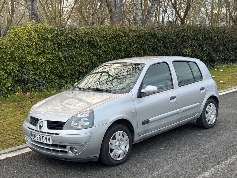 RENAULT Clio Confort Dynamique 1.2 16v