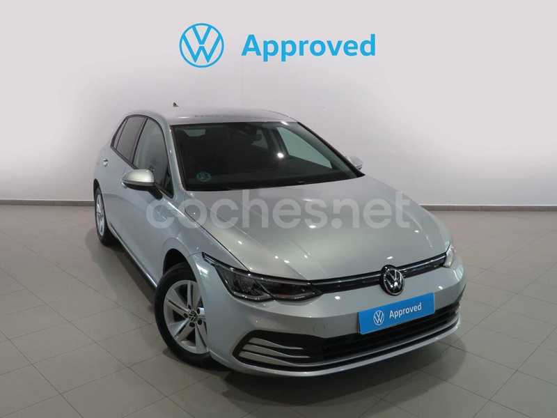 VOLKSWAGEN Golf Life 1.0 eTSI DSG