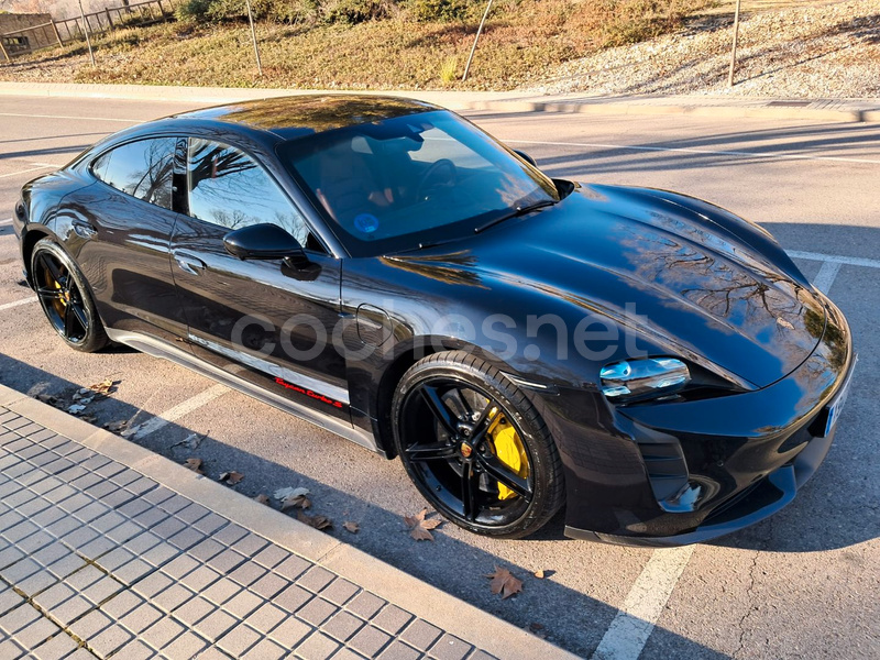 PORSCHE Taycan Turbo S